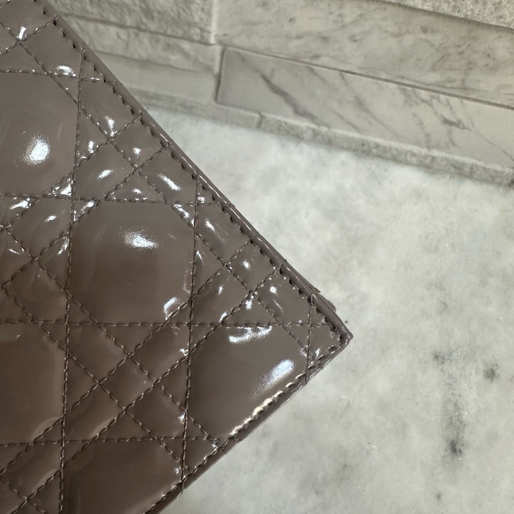❤️SOLD❤️Dior Clutch WOC on silver chain Gray/Lilac Neutral color patent - Picture 16 of 16